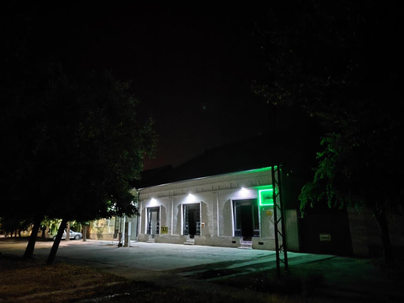 Hostel Horgos Centar ภายนอก รูปภาพ