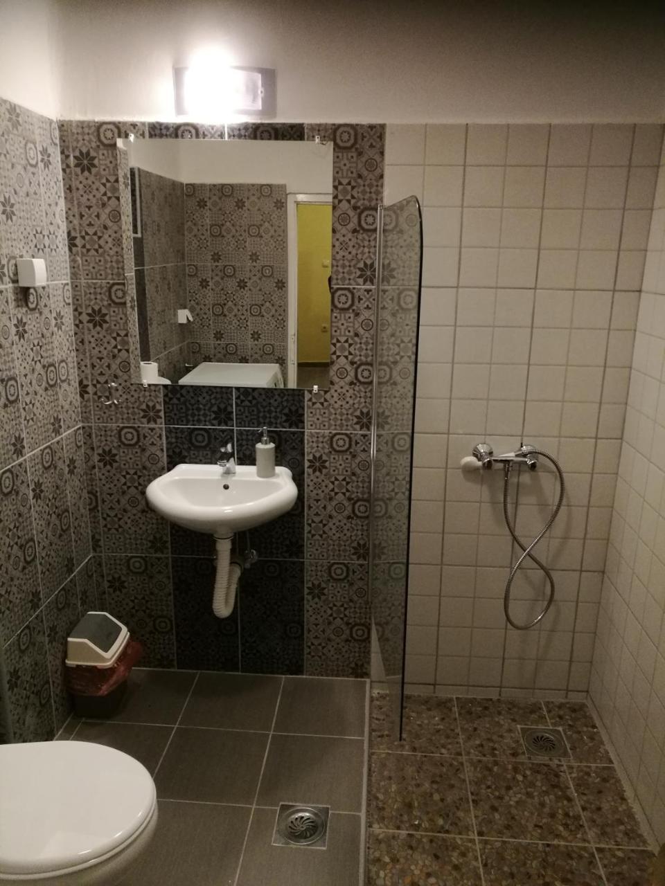 Hostel Horgos Centar ภายนอก รูปภาพ